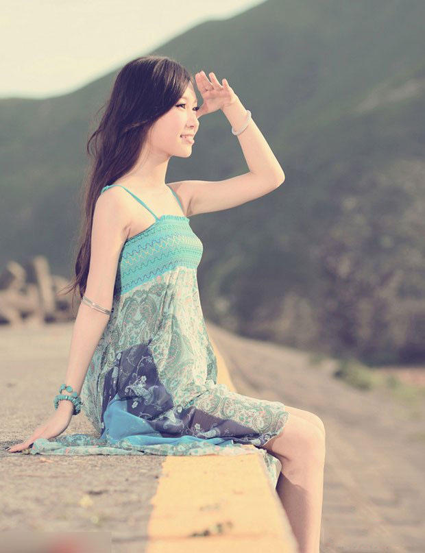 美模龚婉慈吊带长裙