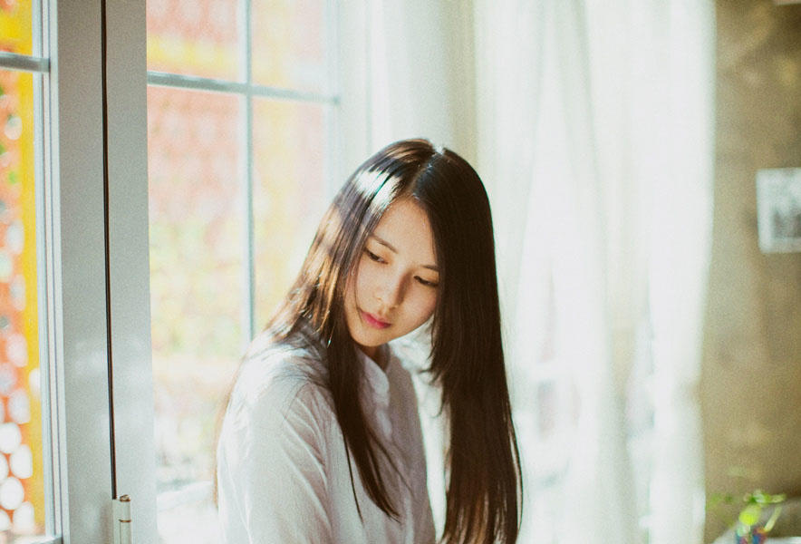 咖啡馆的纯美少女