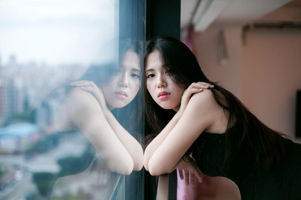 居家女孩气质绝佳