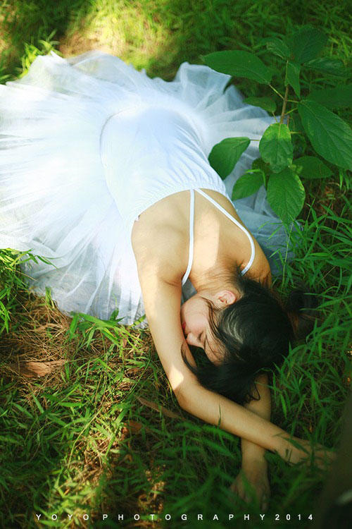 芭蕾少女唯美户外