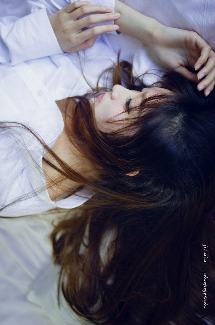 美胸少女的白嫩私房