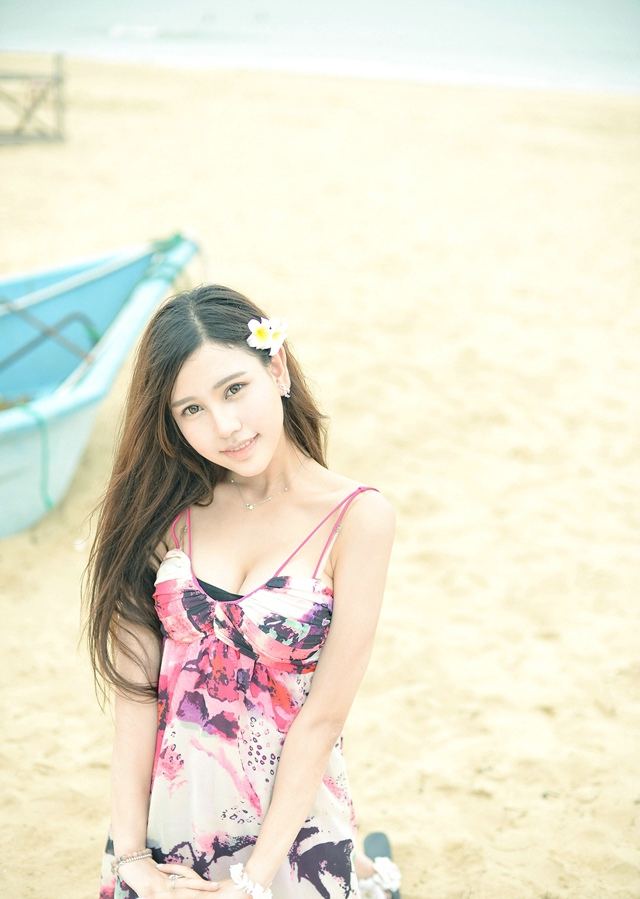 女神楚楚碎花连衣裙