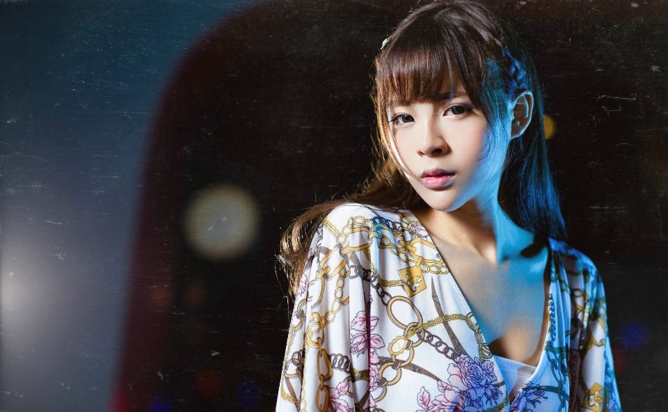 清纯的台球美女