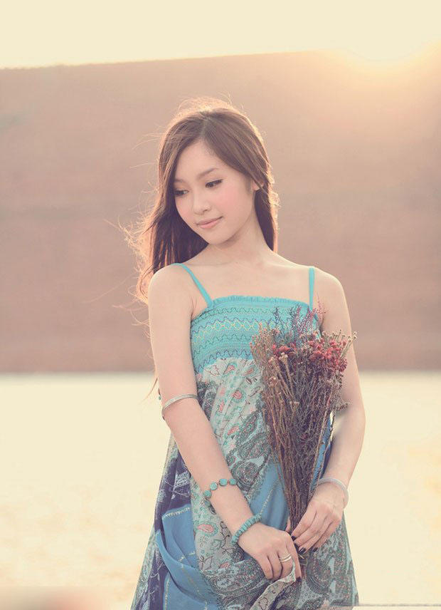 美模龚婉慈吊带长裙