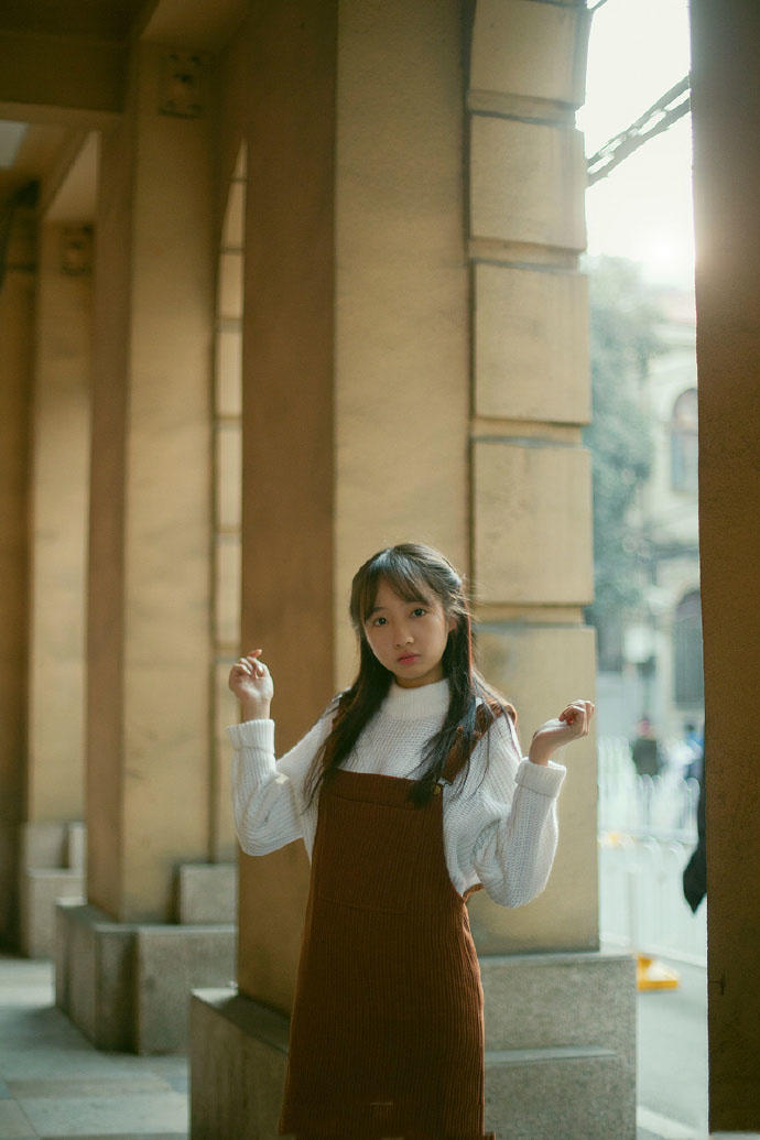 甜美少女的户外