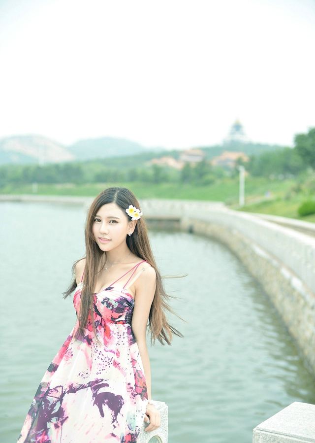 女神楚楚碎花连衣裙