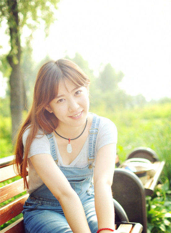 周末阳光下的可爱