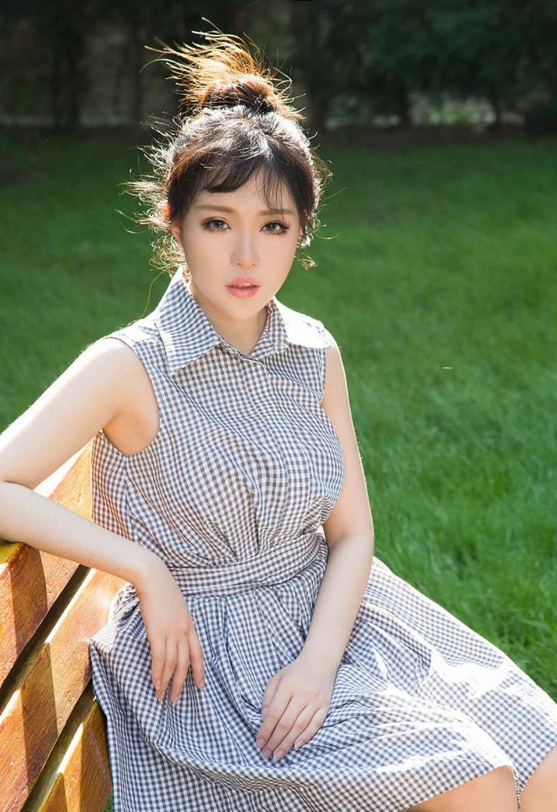 清纯美少女素衣