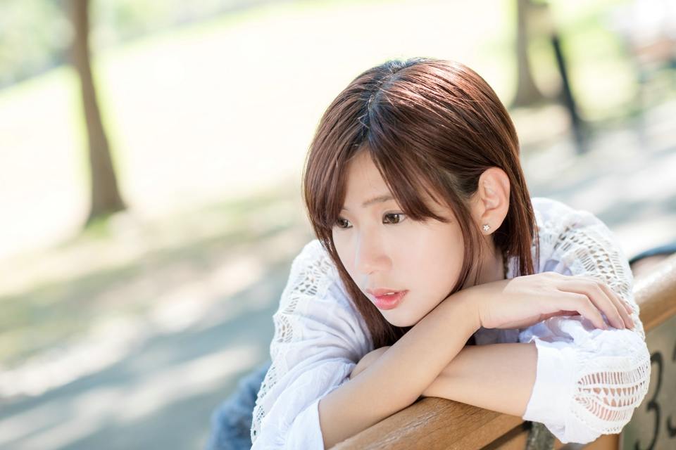 邻家女孩香肩诱惑