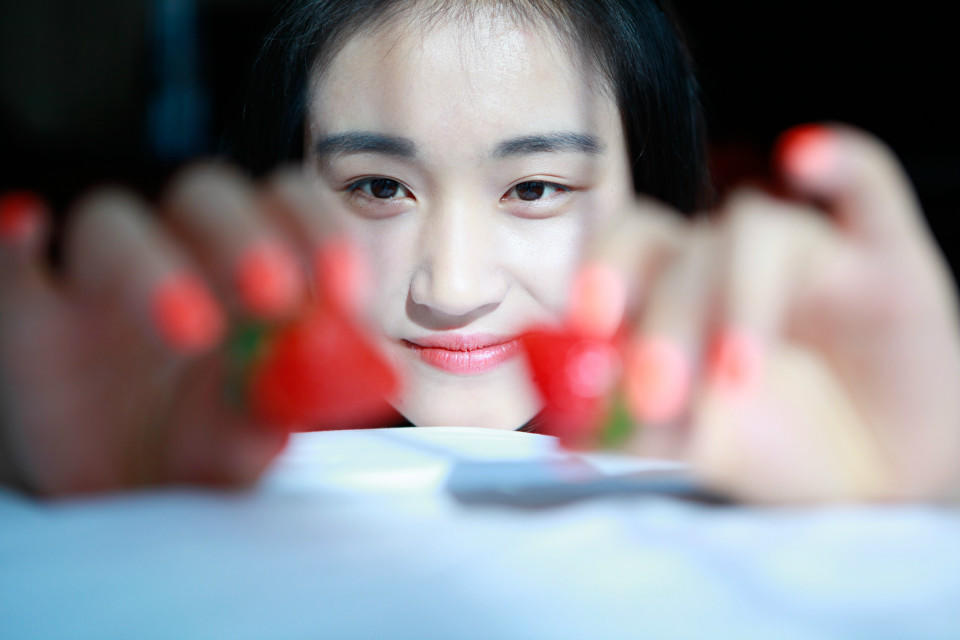 草莓小清新美女