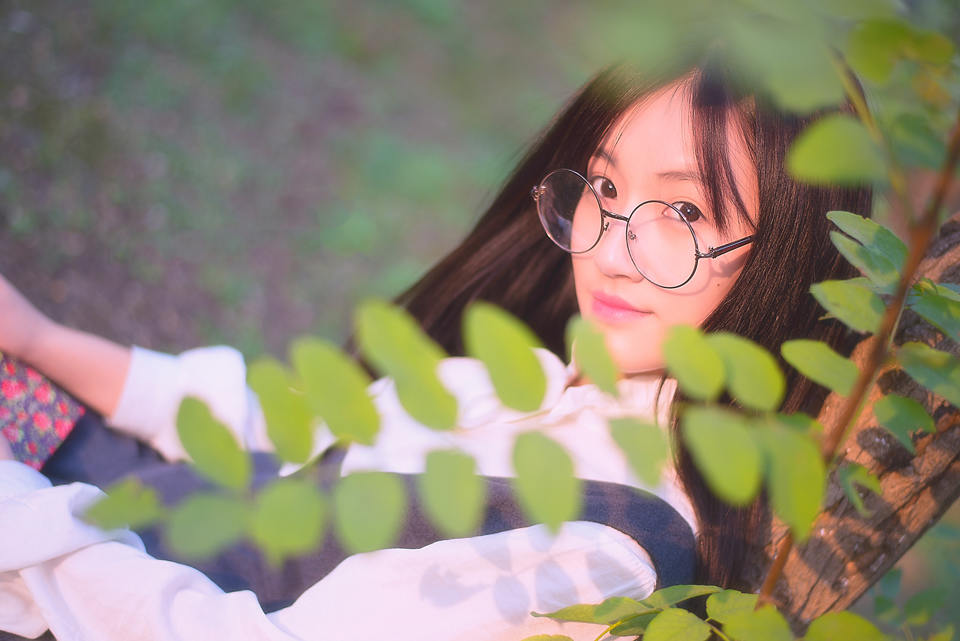 可爱少女的户外