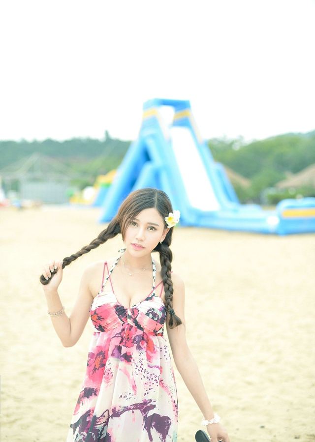 女神楚楚碎花连衣裙