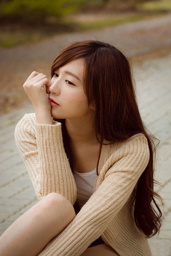 唐筠乔清纯甜蜜