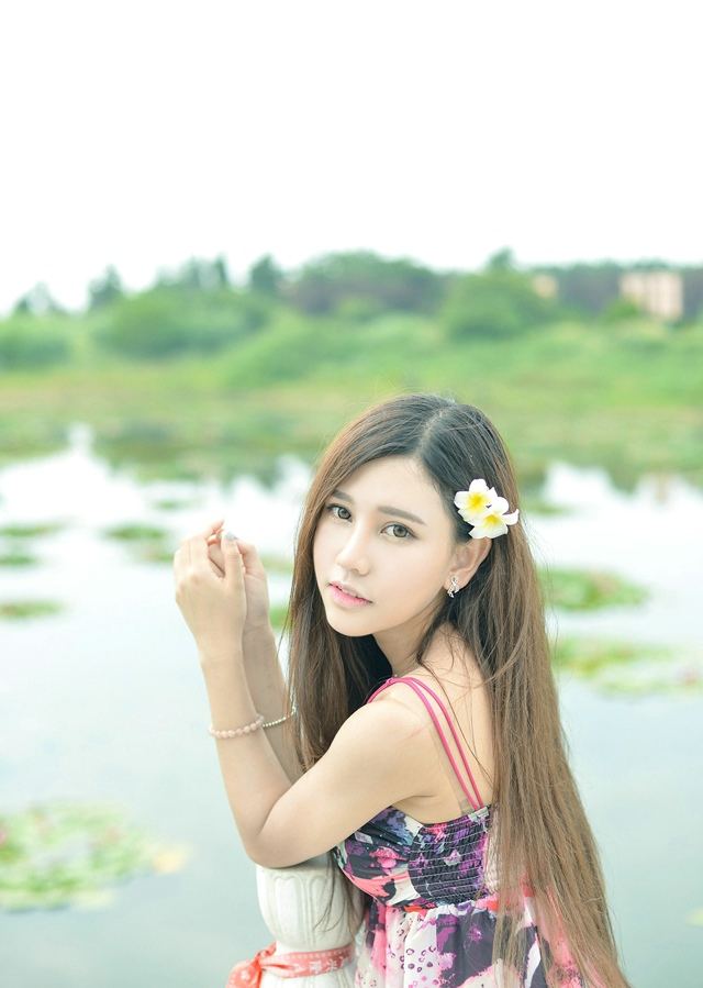 女神楚楚碎花连衣裙