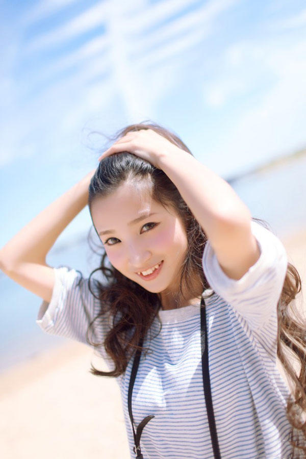 阳光春日清浅沙滩