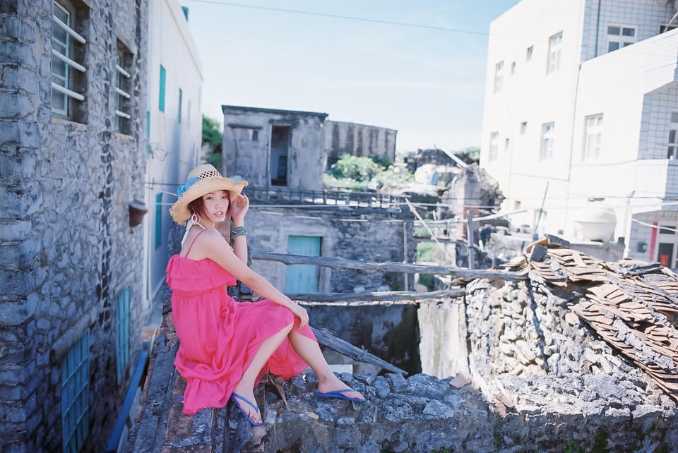 夏日里的艳丽美女