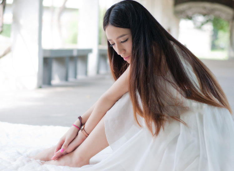 少女安静的等候