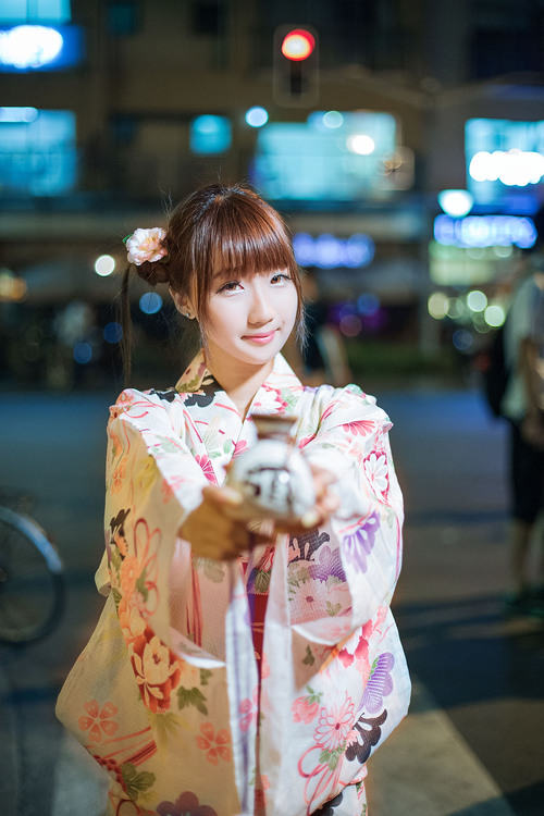 可爱的和服少女