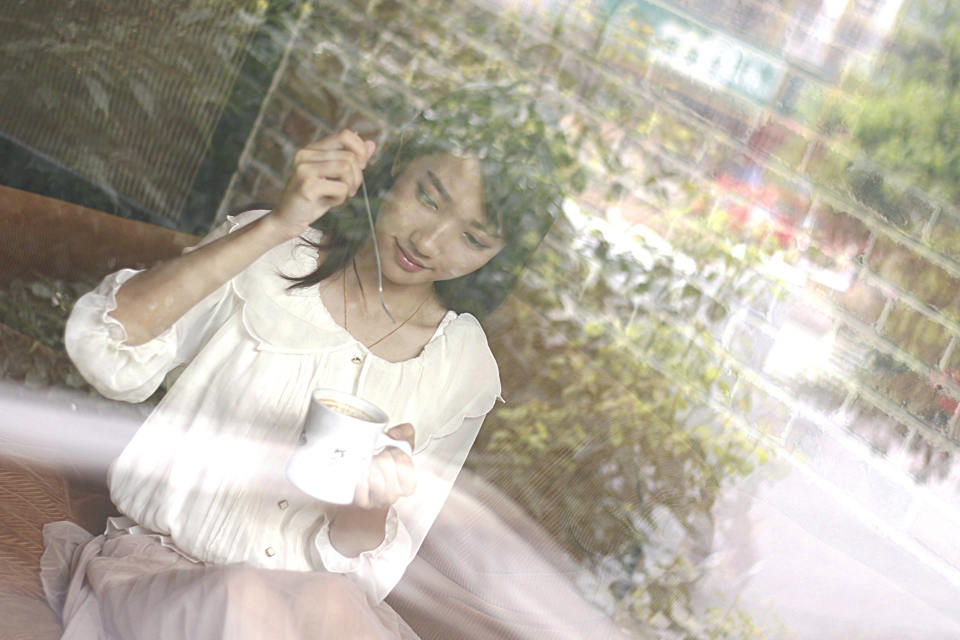 午后的纯美少女