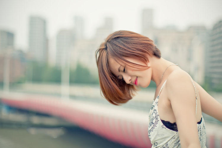 夏日气息的女子