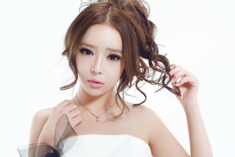 裴紫绮扮淘气新娘