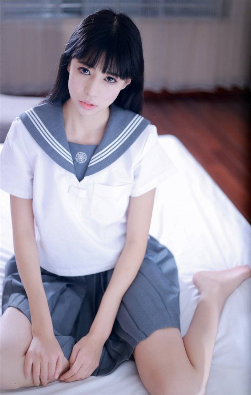 超短裙萌妹子艾栗栗