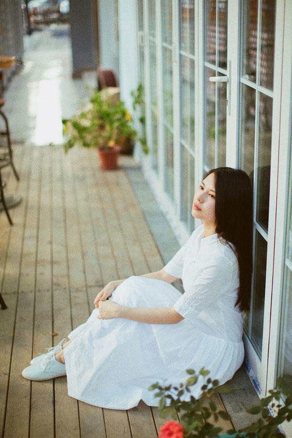 咖啡馆的纯美少女