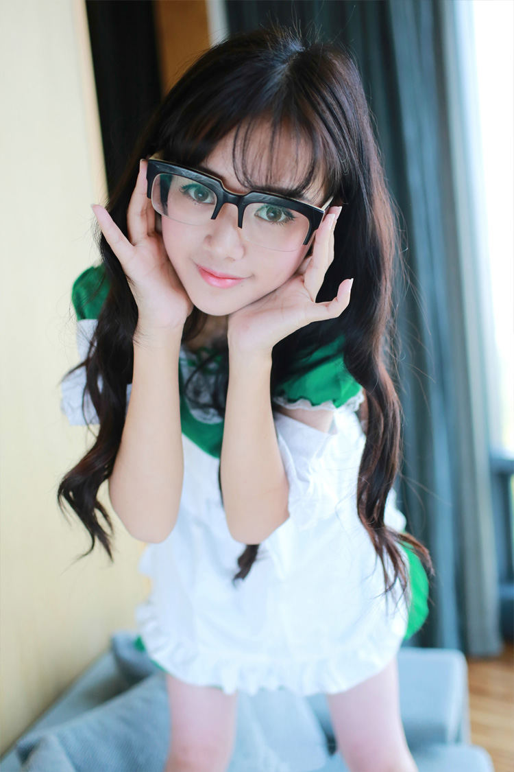 羽住可爱绿色女仆装