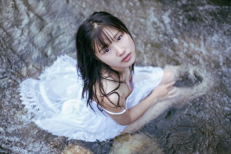 小清新美女性感湿身