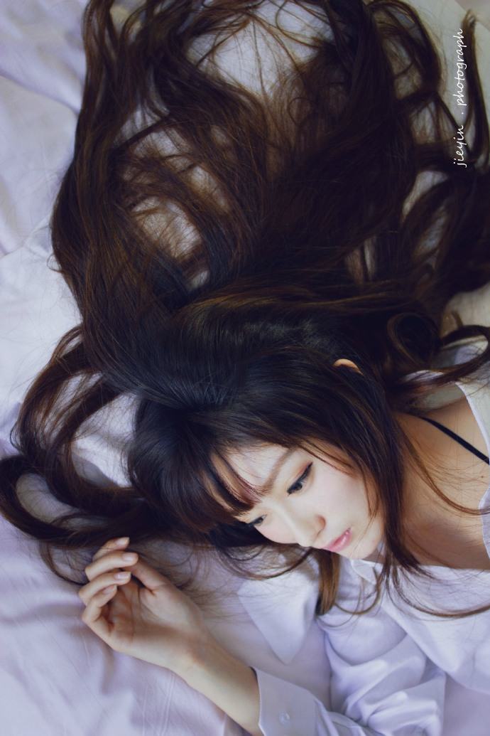 美胸少女的白嫩私房