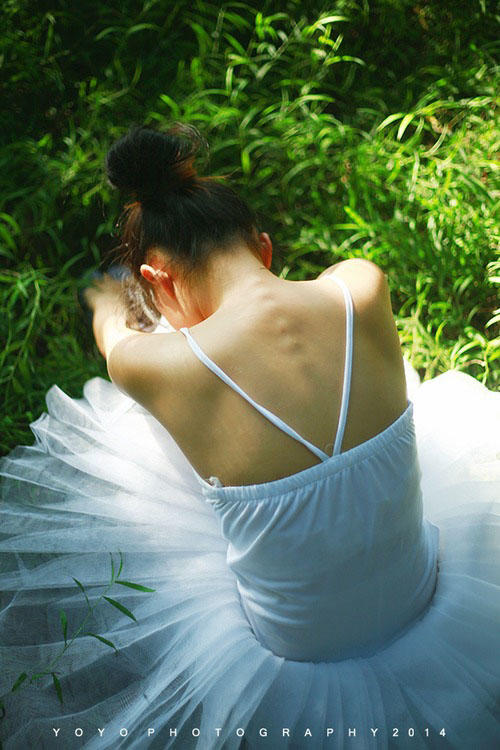 芭蕾少女唯美户外