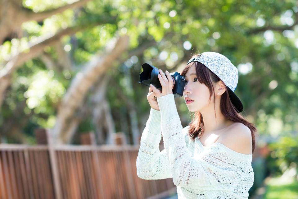 邻家女孩香肩诱惑