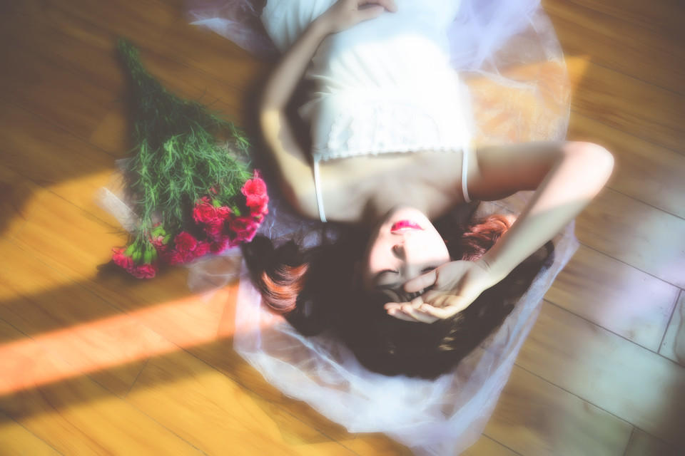 恬静女孩的梦幻美