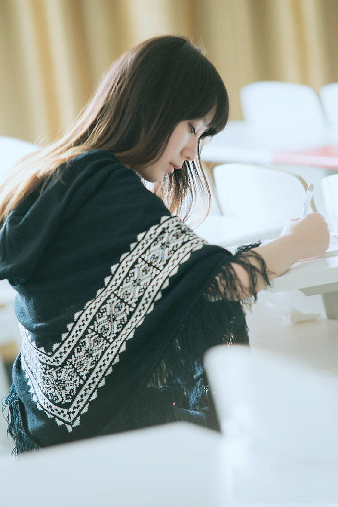 爱上课堂的甜美校花