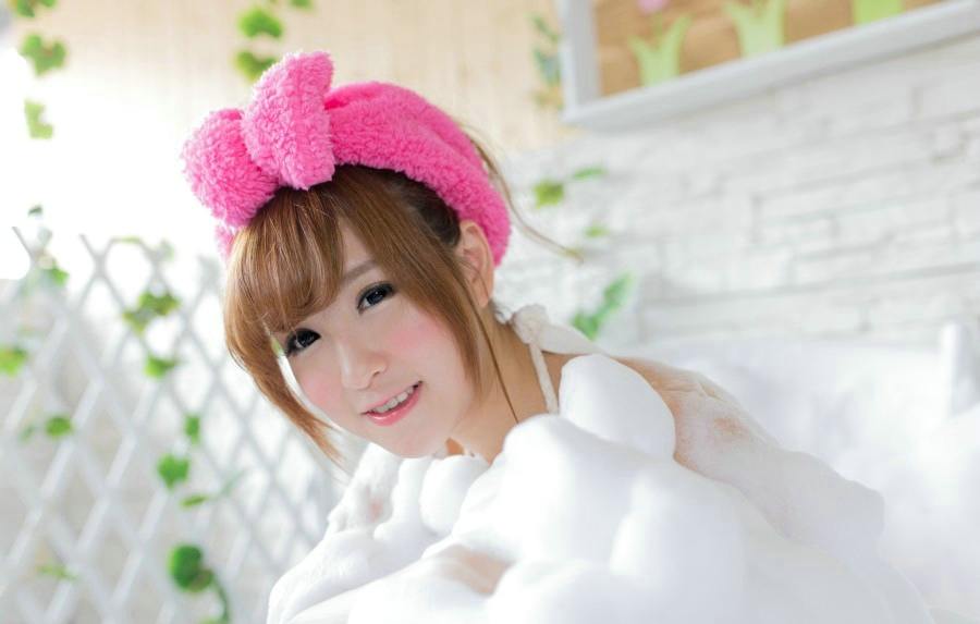 喜欢泡泡浴的甜美小萝莉