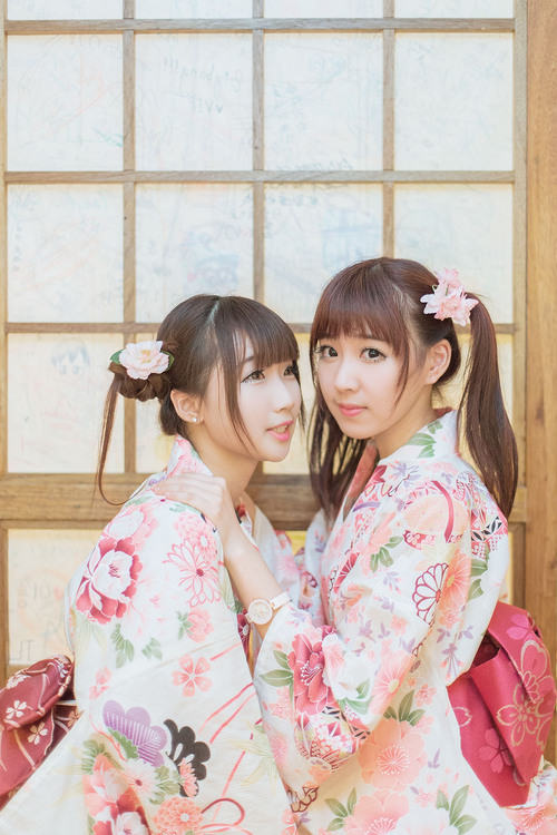 可爱的和服少女