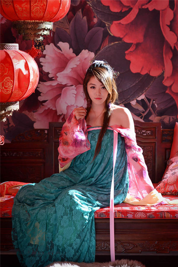 美女古典白嫩诱惑