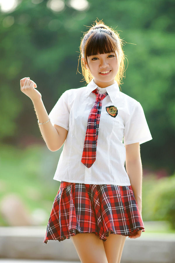 甜美系制服美女