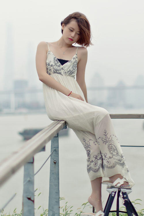 夏日气息的女子