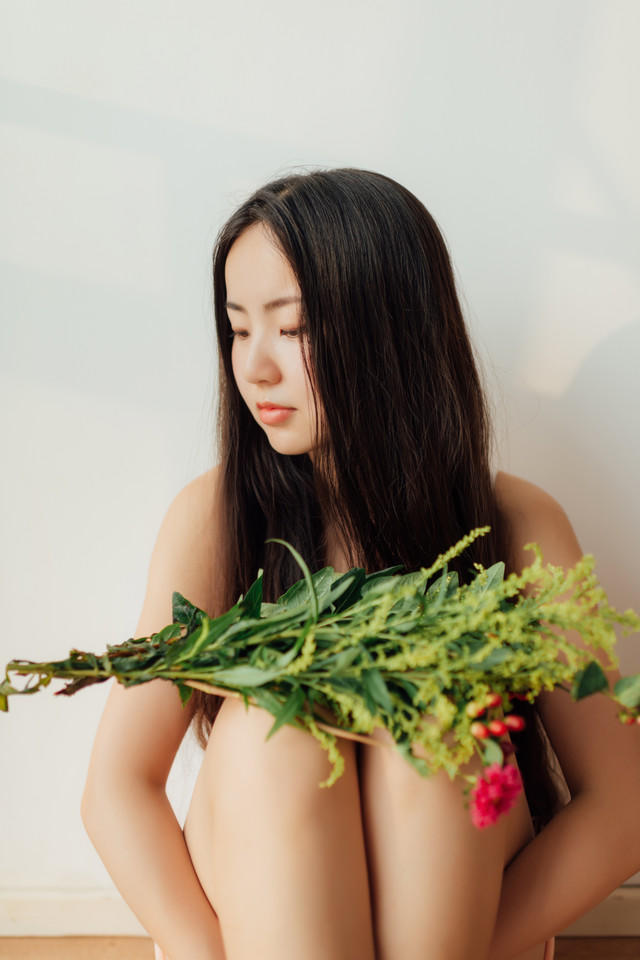 长发恬静私房美眉