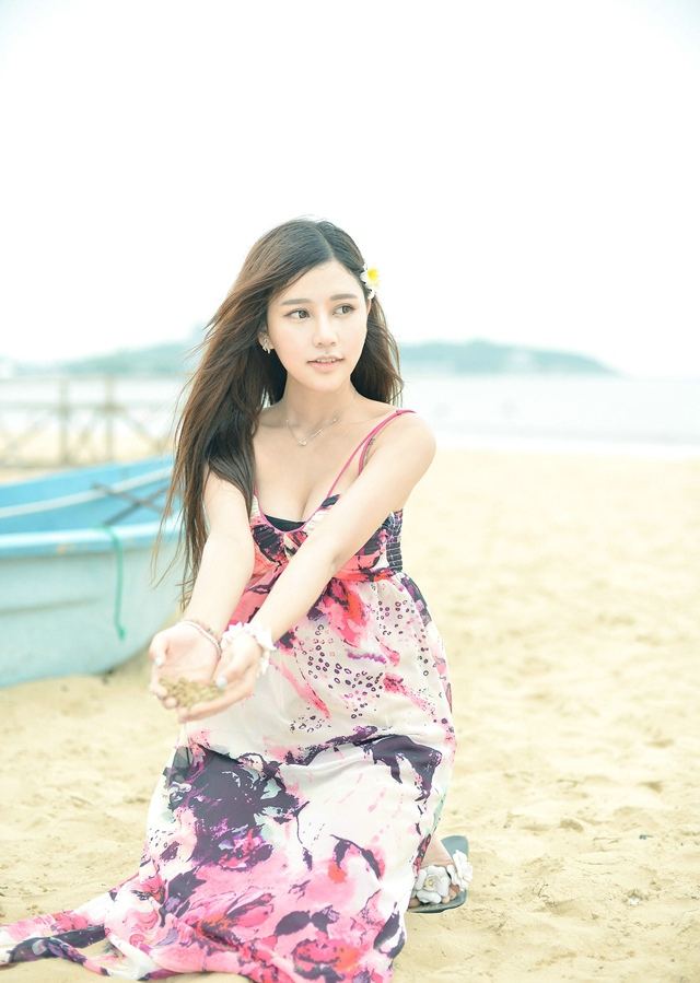 女神楚楚碎花连衣裙