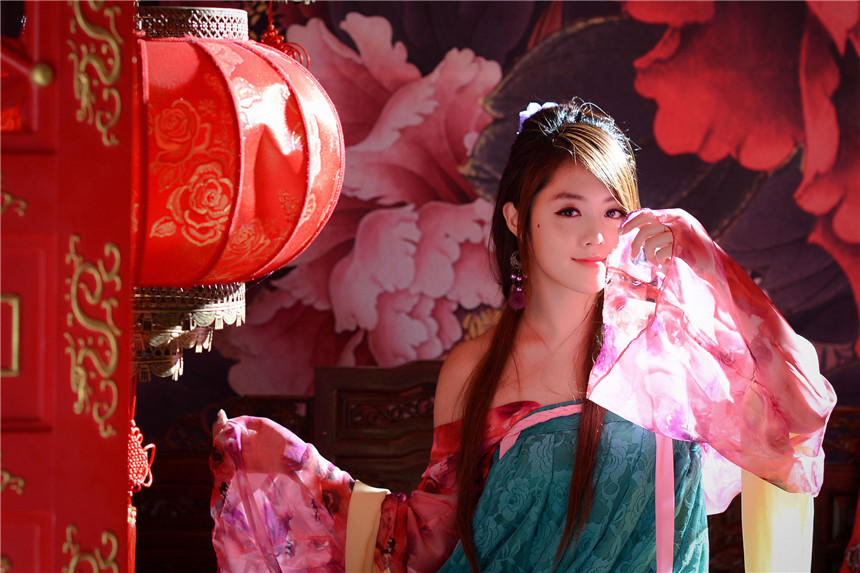 美女古典白嫩诱惑