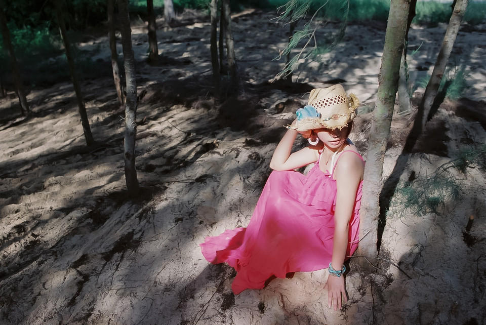 夏日里的艳丽美女