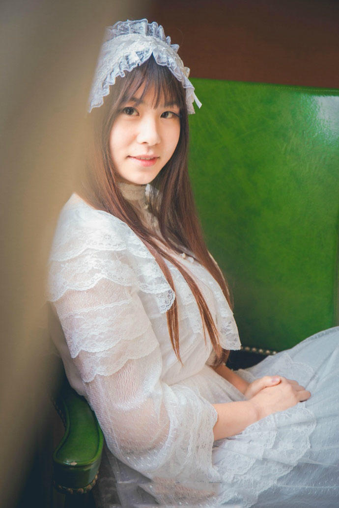 少女的甜美微笑