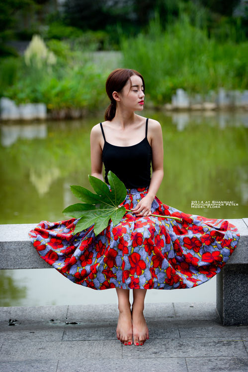 仲夏墨色的Flora