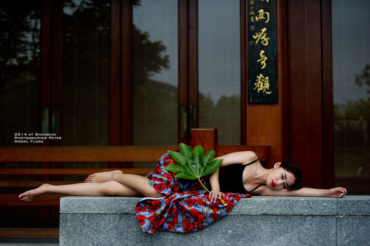 仲夏墨色的Flora