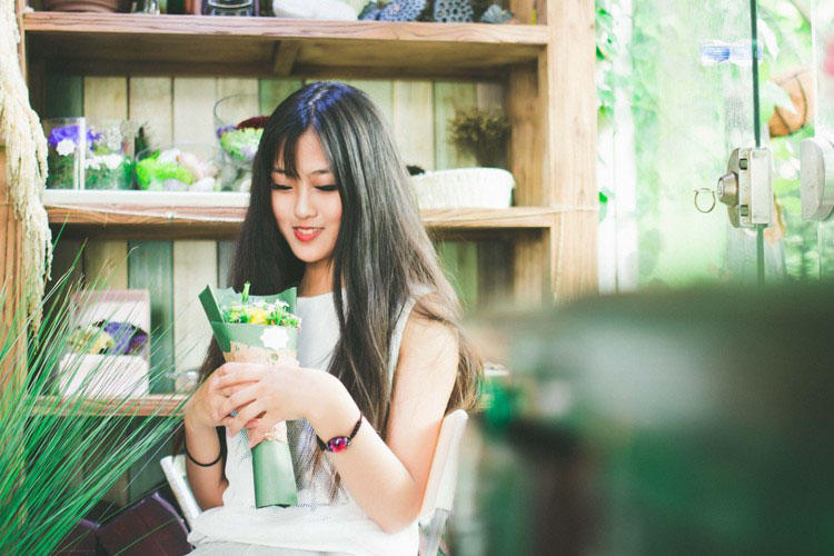 少女宁静的夏天