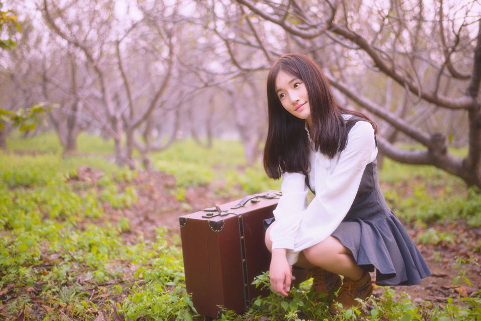 可爱少女的户外