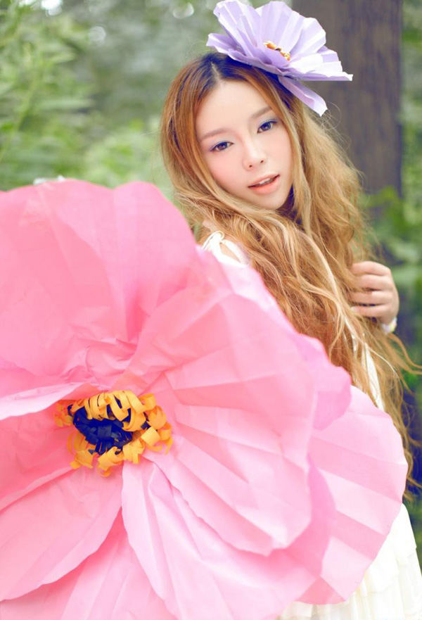 氧气小女生裴紫绮