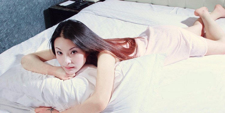 可人的性感睡衣